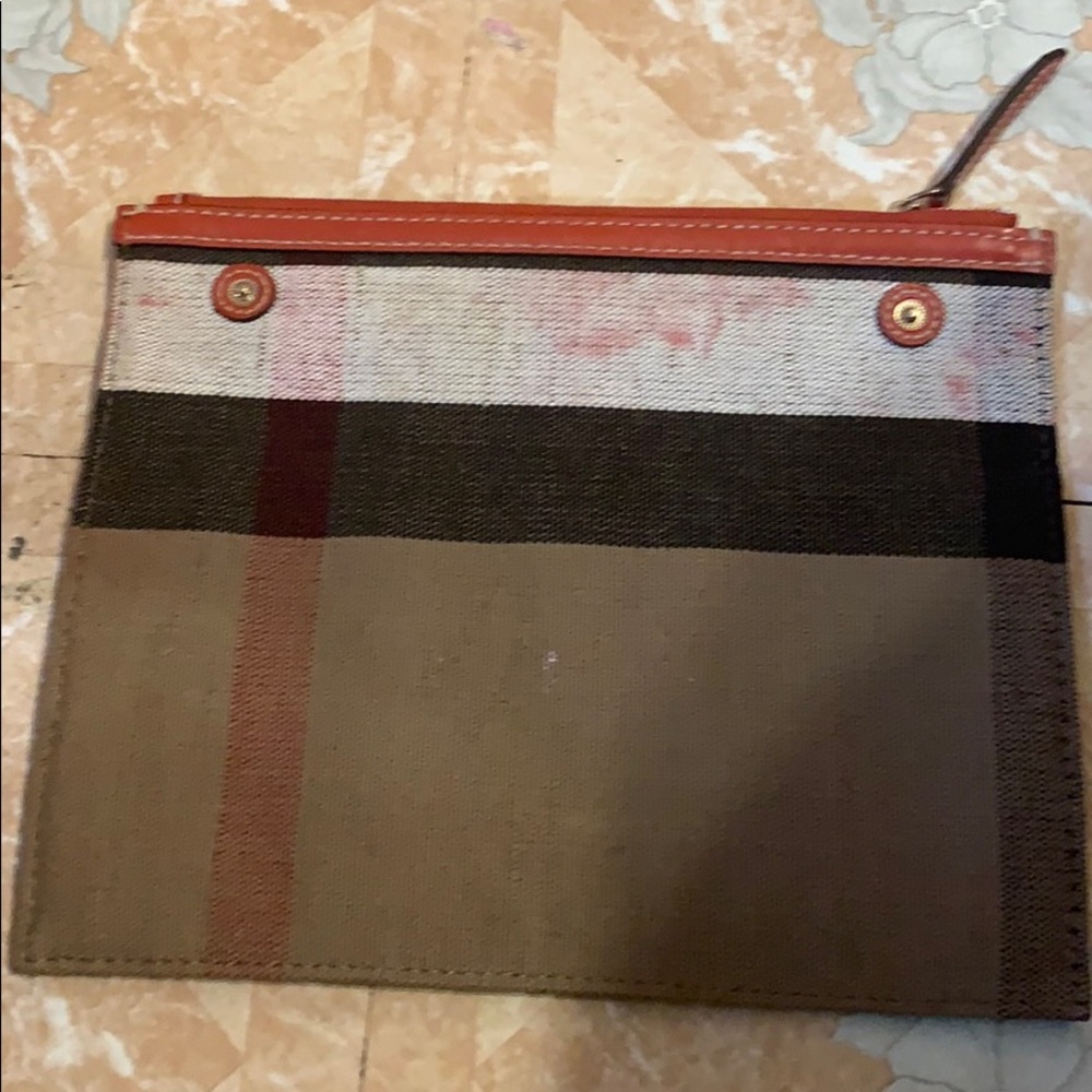 Burberry clutch - Picture 2 of 3